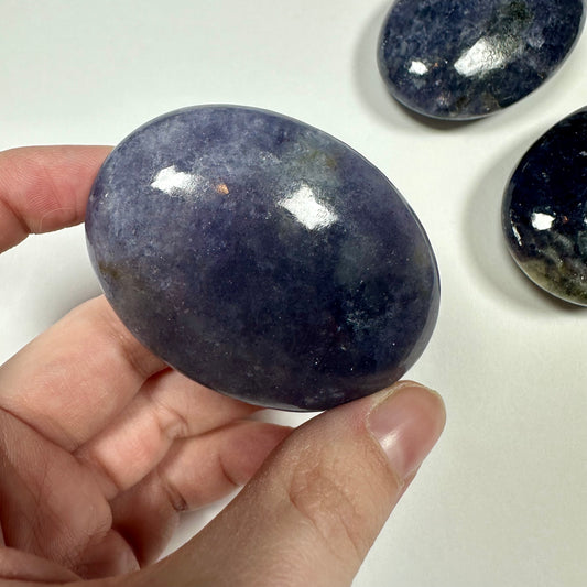 Iolite palm stone (A)