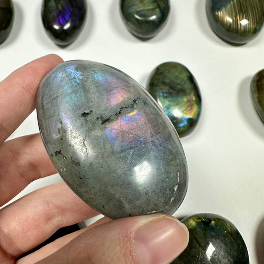 Purple flash Labradorite Palm Stone (G)